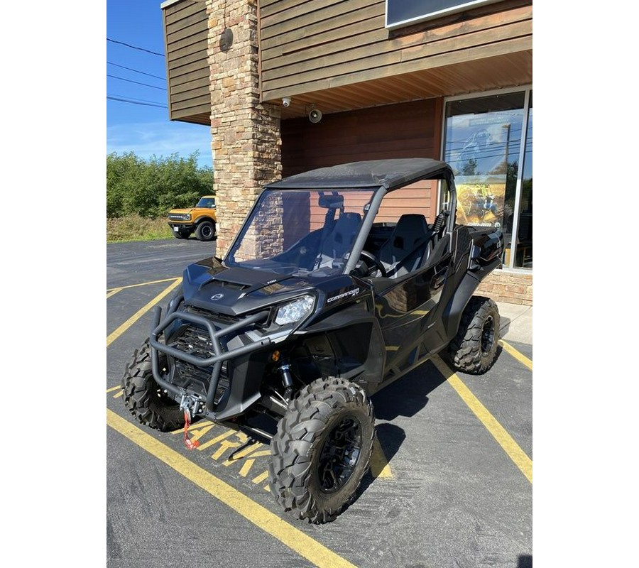 2026 Can-Am® Commander XT 700