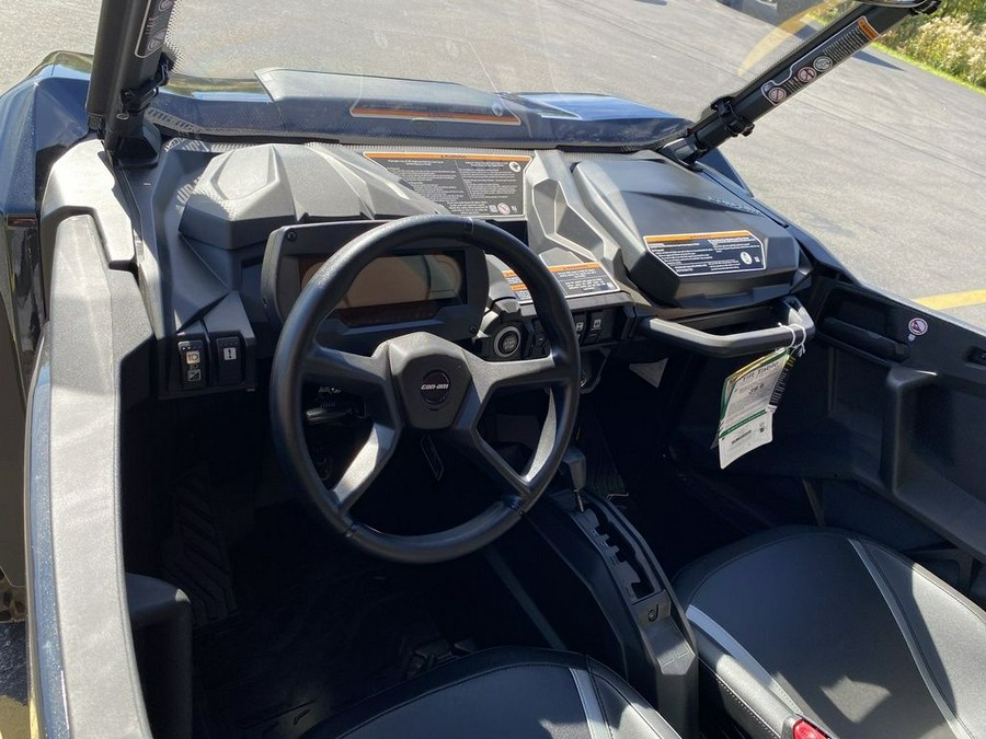 2026 Can-Am® Commander XT 700