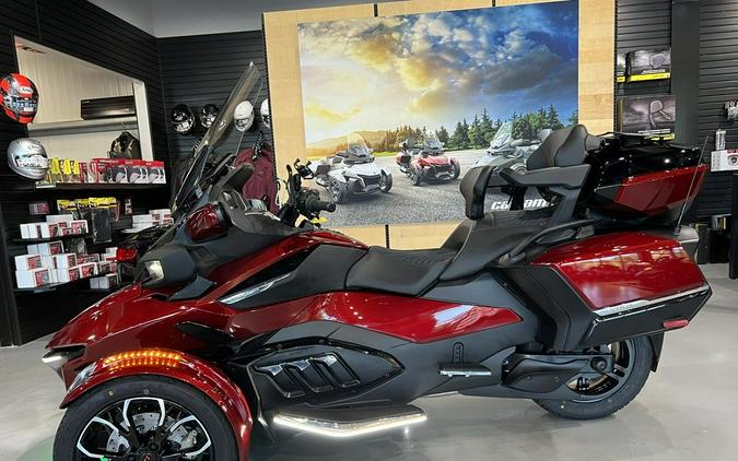 2022 Can-Am® Spyder RT Limited Chrome Wheels