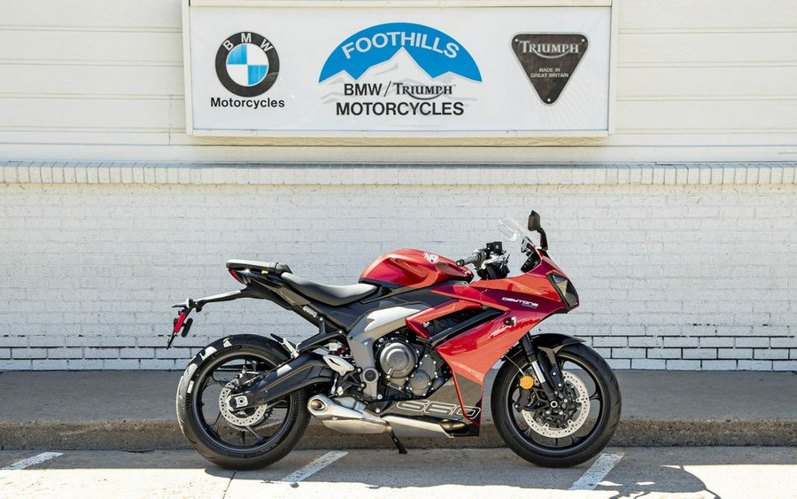 2025 Triumph Daytona 660 Carnival Red/Sapphire Black