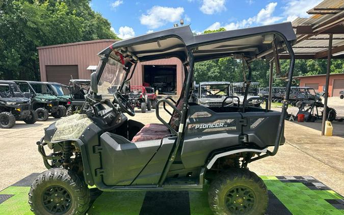 2017 Honda Pioneer 700-4 Deluxe