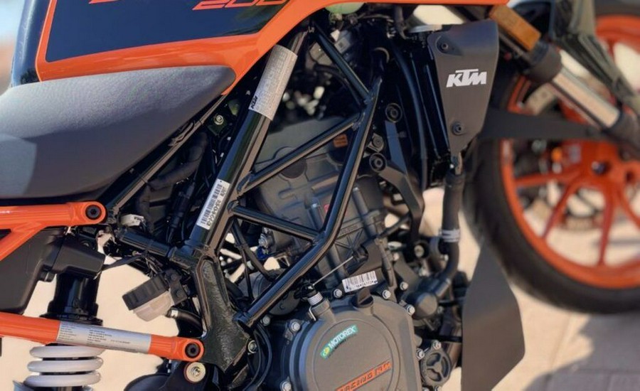 2022 KTM 200 Duke