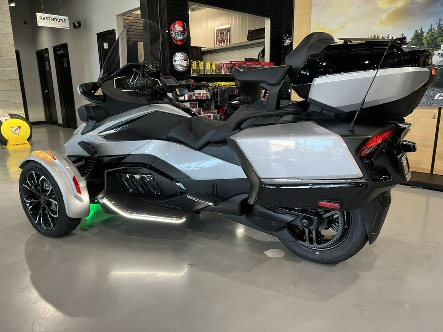 2022 Can-Am® Spyder RT Limited Chrome Wheels