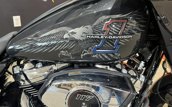 2026 Harley-Davidson® Street Glide® Midnight Ember Chrome Trim