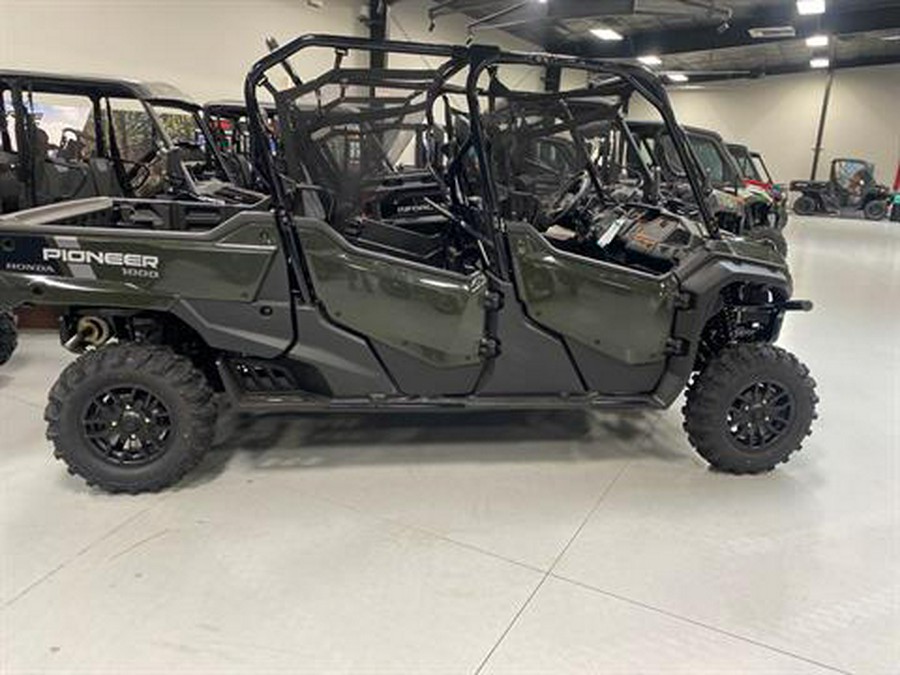 2025 Honda Pioneer 1000-6 Deluxe Crew