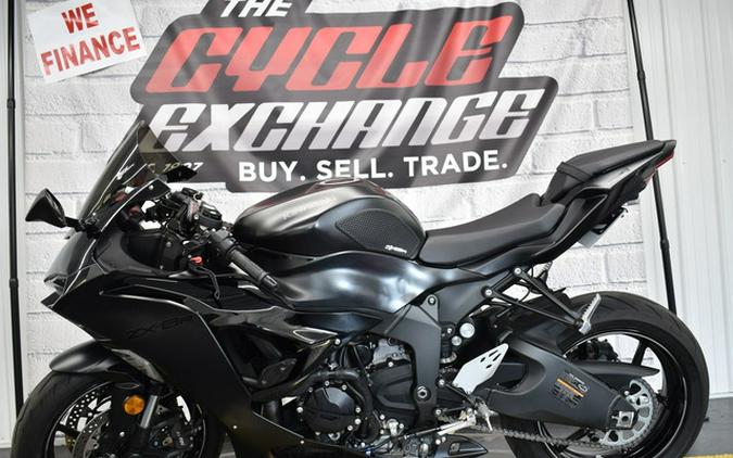 2024 Kawasaki Ninja ZX-6R Metallic Flat Spark Black/Ebony