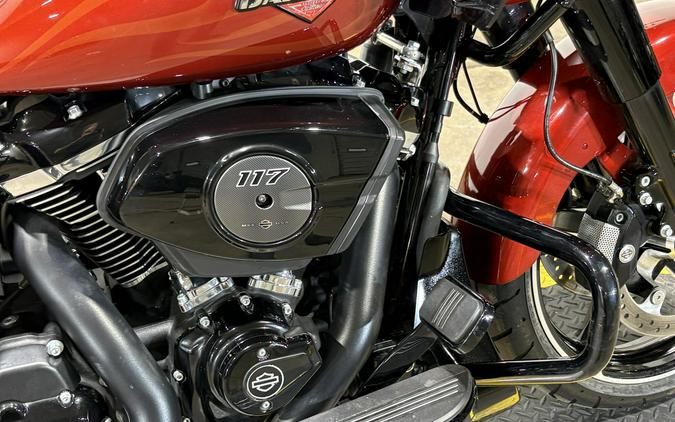 2025 Harley-Davidson® Road Glide® Whiskey Firestorm - Black Finish