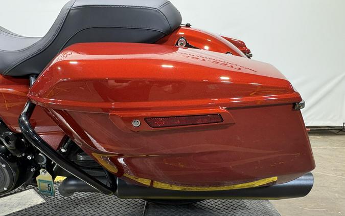 2025 Harley-Davidson® Road Glide® Whiskey Firestorm - Black Finish