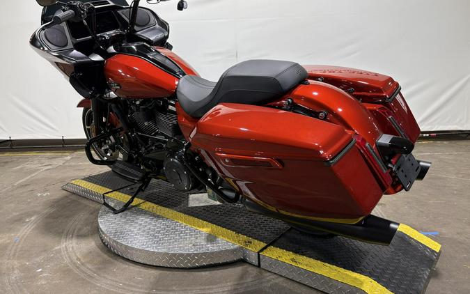 2025 Harley-Davidson® Road Glide® Whiskey Firestorm - Black Finish