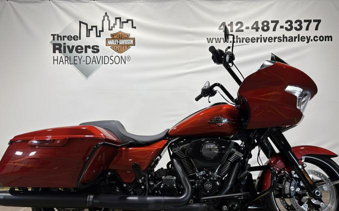 2025 Harley-Davidson® Road Glide® Whiskey Firestorm - Black Finish