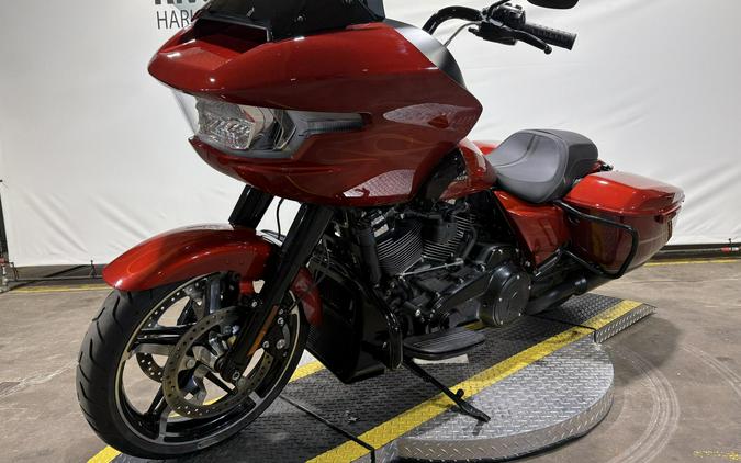 2025 Harley-Davidson® Road Glide® Whiskey Firestorm - Black Finish