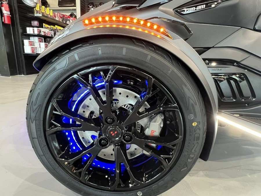 2022 Can-Am® Spyder RT Limited Dark Wheels