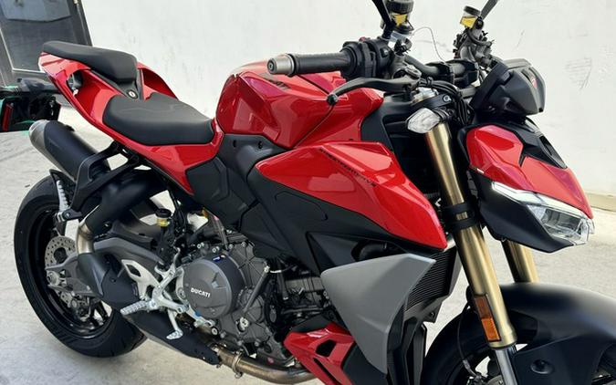2026 Ducati Streetfighter V2