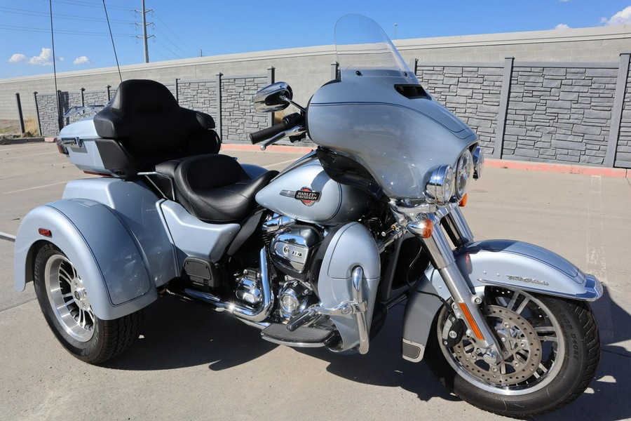 2023 Harley-Davidson Tri Glide Ultra FLHTCUTG