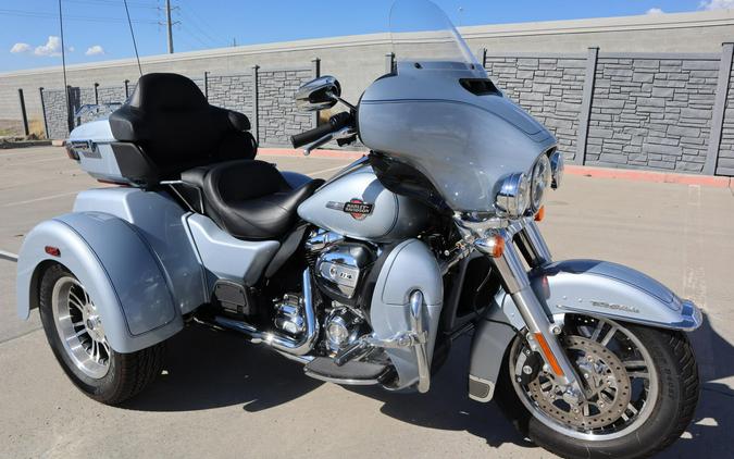 2023 Harley-Davidson Tri Glide Ultra FLHTCUTG