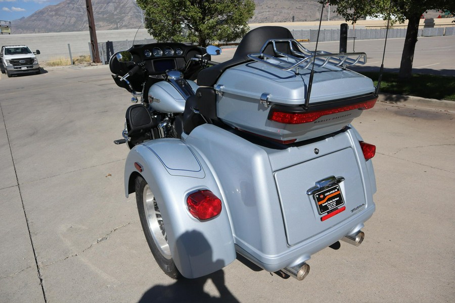 2023 Harley-Davidson Tri Glide Ultra FLHTCUTG