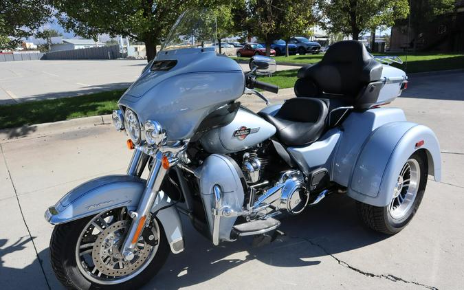 2023 Harley-Davidson Tri Glide Ultra FLHTCUTG