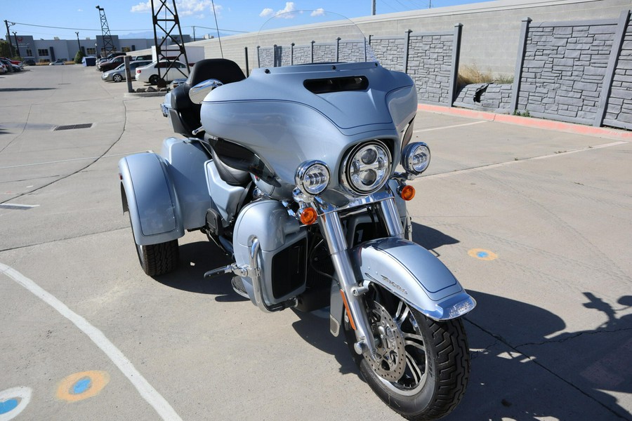 2023 Harley-Davidson Tri Glide Ultra FLHTCUTG