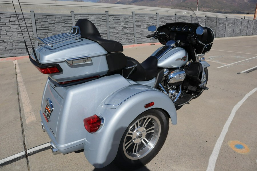 2023 Harley-Davidson Tri Glide Ultra FLHTCUTG