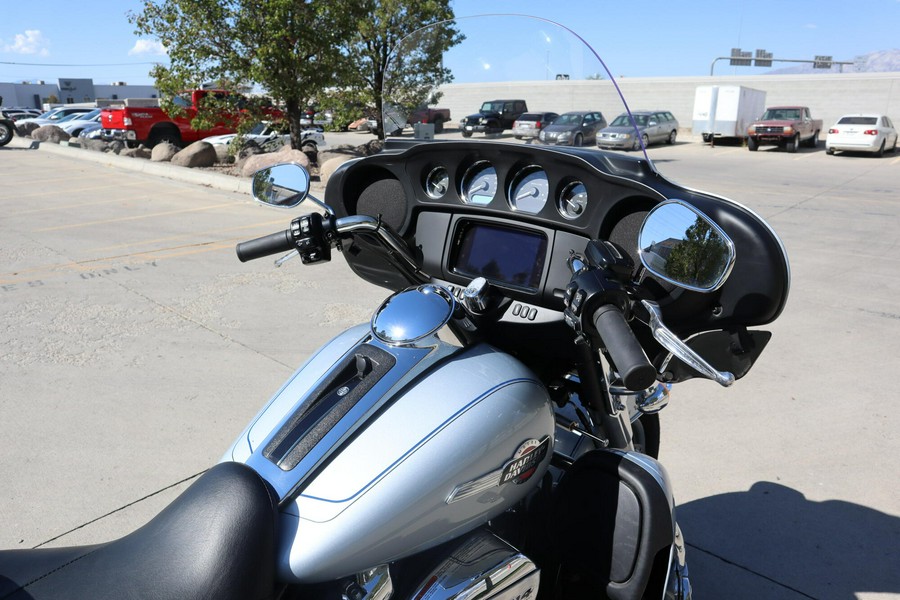 2023 Harley-Davidson Tri Glide Ultra FLHTCUTG