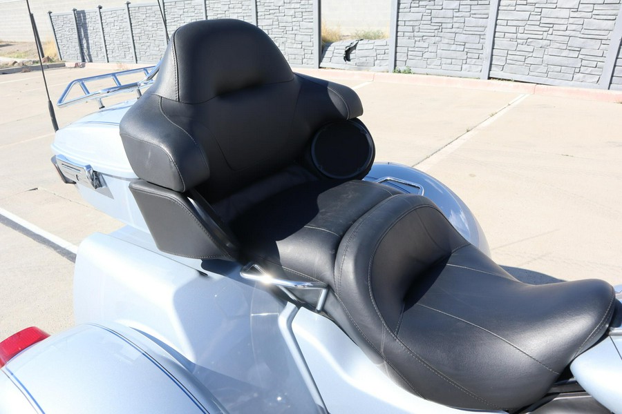 2023 Harley-Davidson Tri Glide Ultra FLHTCUTG