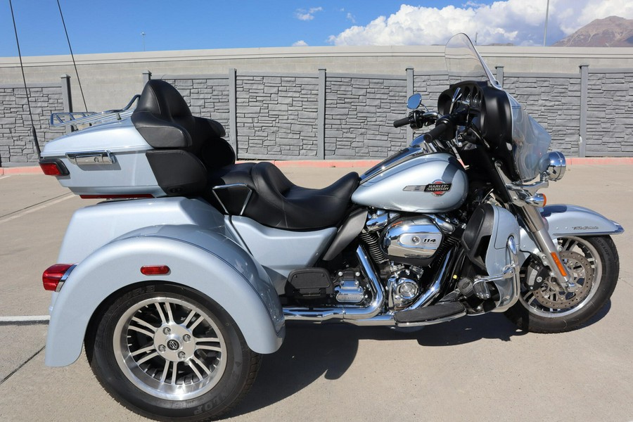 2023 Harley-Davidson Tri Glide Ultra FLHTCUTG
