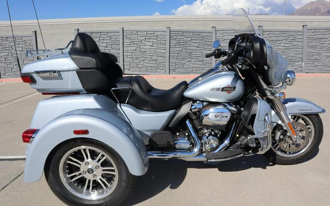 2023 Harley-Davidson Tri Glide Ultra FLHTCUTG
