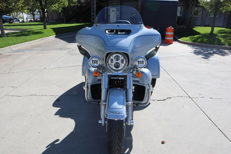2023 Harley-Davidson Tri Glide Ultra FLHTCUTG