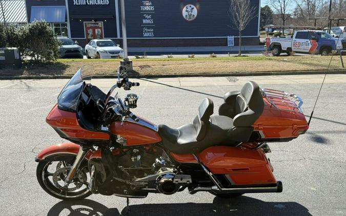 2022 Harley-Davidson® CVO™ Road Glide® Limited Wicked Orange Pearl