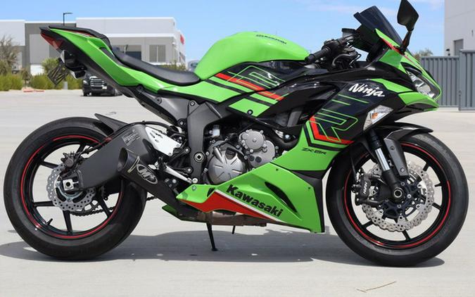 2023 Kawasaki Ninja ZX-6R ABS Metallic Matte Graphenesteel Gray / Black KRT Edition