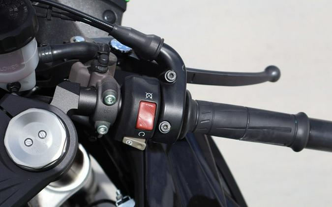 2023 Kawasaki Ninja ZX-6R ABS Metallic Matte Graphenesteel Gray / Black KRT Edition