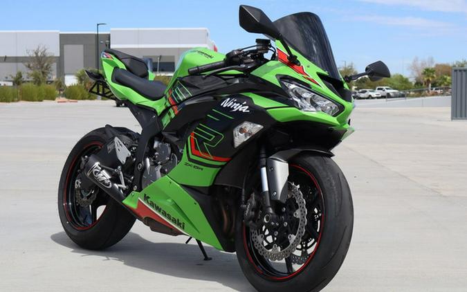 2023 Kawasaki Ninja ZX-6R ABS Metallic Matte Graphenesteel Gray / Black KRT Edition