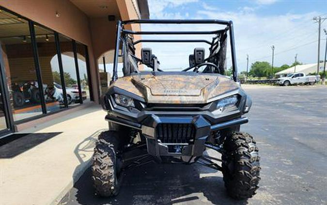 2023 Honda Pioneer 1000-6 Deluxe Crew