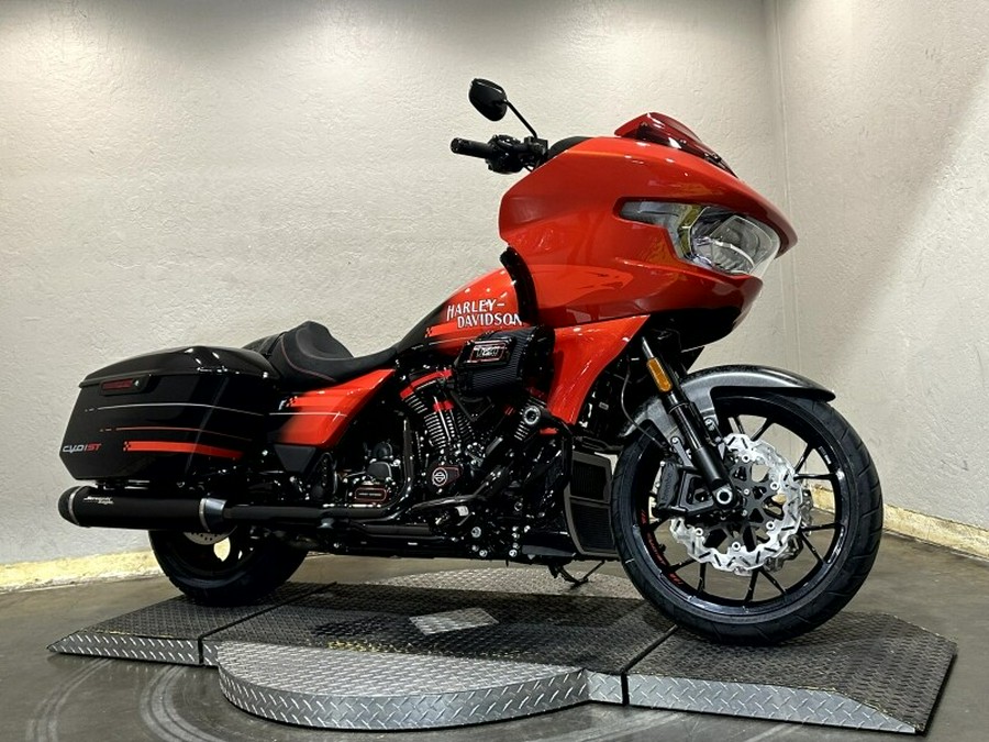 Harley-Davidson® CVO Road Glide ST 2026 FLTRXSTSE 84681636DT CITRUS HEAT W/ PINSTRIPE