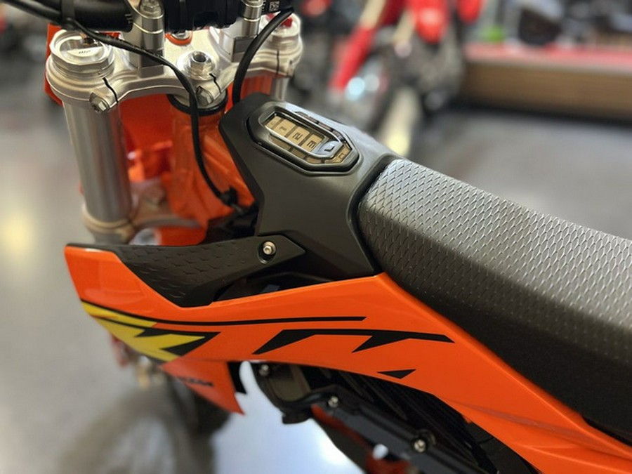 2027 KTM SX E 5