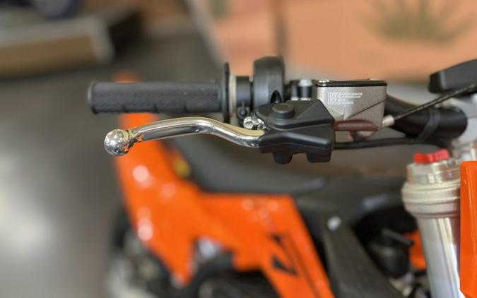 2027 KTM SX E 5