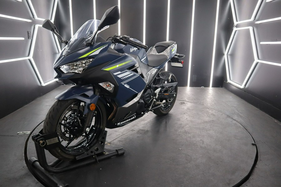 2022 Kawasaki Ninja 400