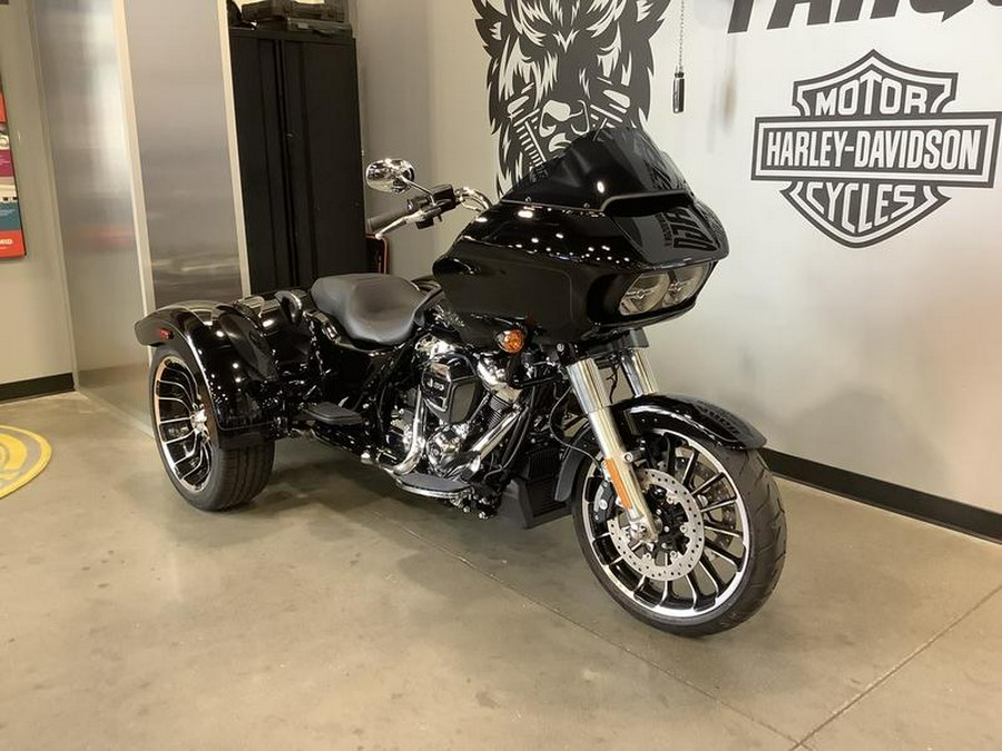 2025 Harley-Davidson® FLTRT - Road Glide® 3