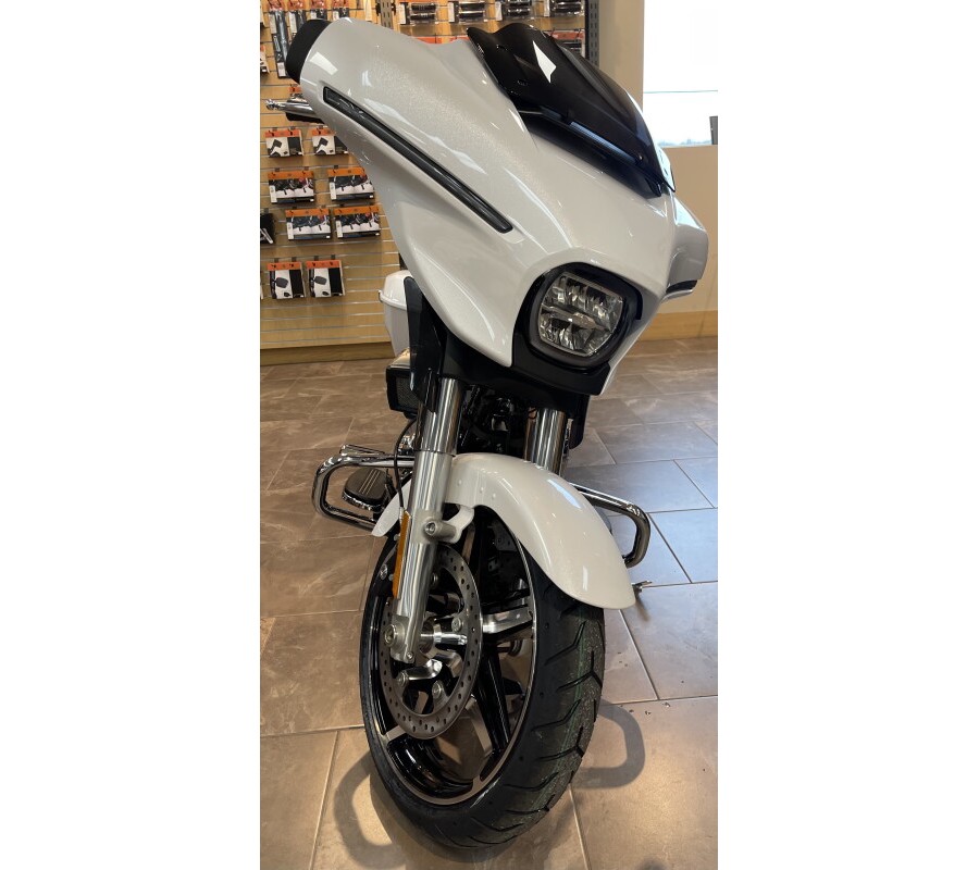 2024 Harley-Davidson Street Glide® White Onyx Pearl