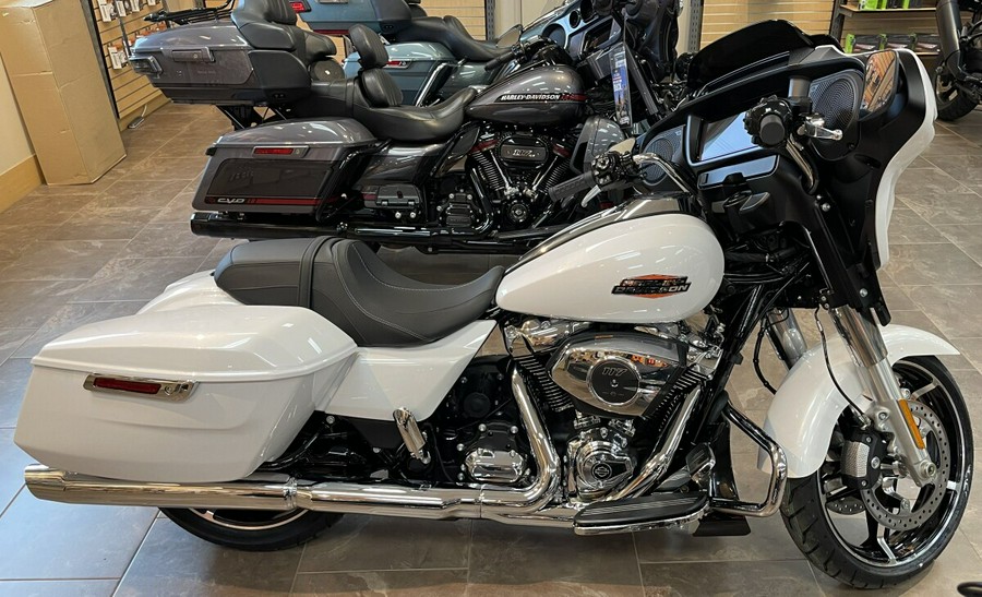 2024 Harley-Davidson Street Glide® White Onyx Pearl