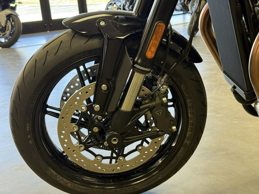2025 Triumph Speed Twin 1200 Carnival RedSapphire Black