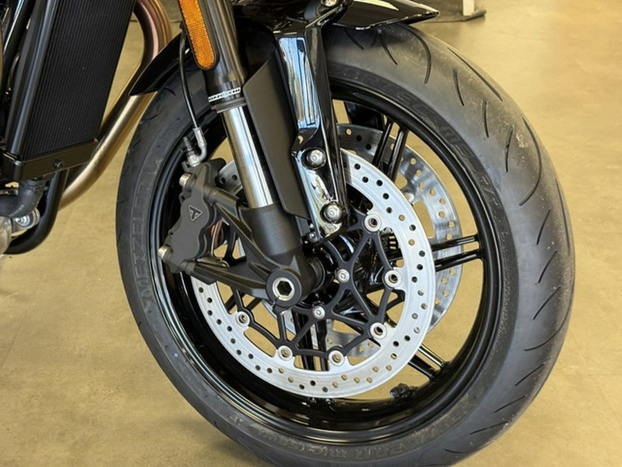 2025 Triumph Speed Twin 1200 Carnival RedSapphire Black