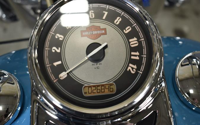 2017 Harley-Davidson Heritage Softail Classic Two-Tone Crushed Ice Pearl/Frosted Teal Pearl