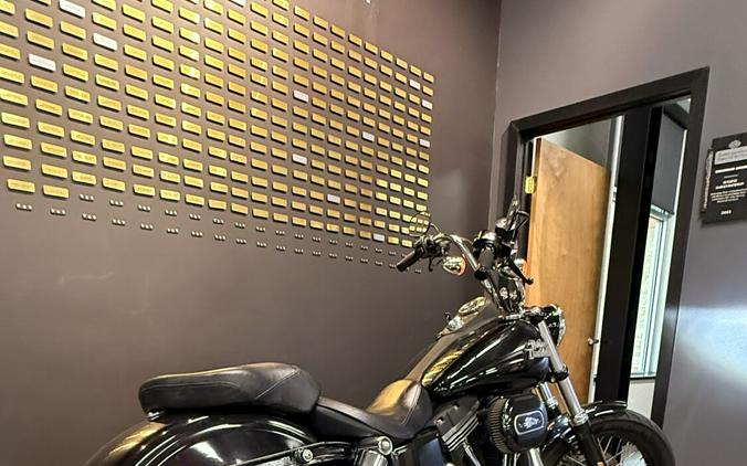 2014 Harley-Davidson® Street Bob® Vivid Black Deluxe