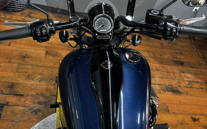 2012 HD FXS103 BIG BLUE/V BLK W/ PINSTRIPE