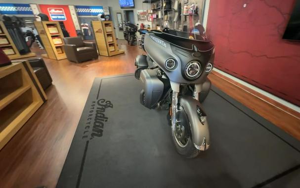 2019 Indian Motorcycle® Roadmaster® Steel Gray Smoke / Thunder Black Smoke