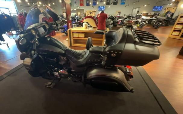 2019 Indian Motorcycle® Roadmaster® Steel Gray Smoke / Thunder Black Smoke