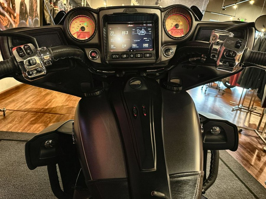 2019 Indian Motorcycle® Roadmaster® Steel Gray Smoke / Thunder Black Smoke