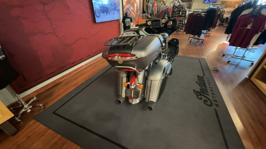 2019 Indian Motorcycle® Roadmaster® Steel Gray Smoke / Thunder Black Smoke