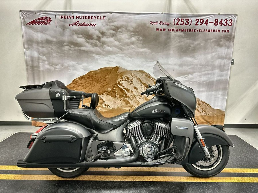 2019 Indian Motorcycle® Roadmaster® Steel Gray Smoke / Thunder Black Smoke